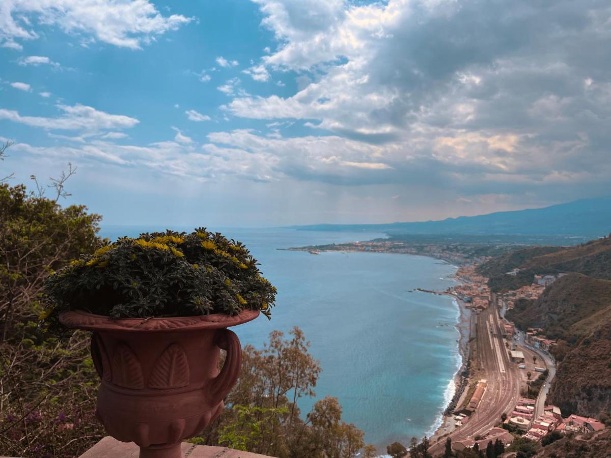 Kalimera Guest House Giardini-Naxos Exterior foto